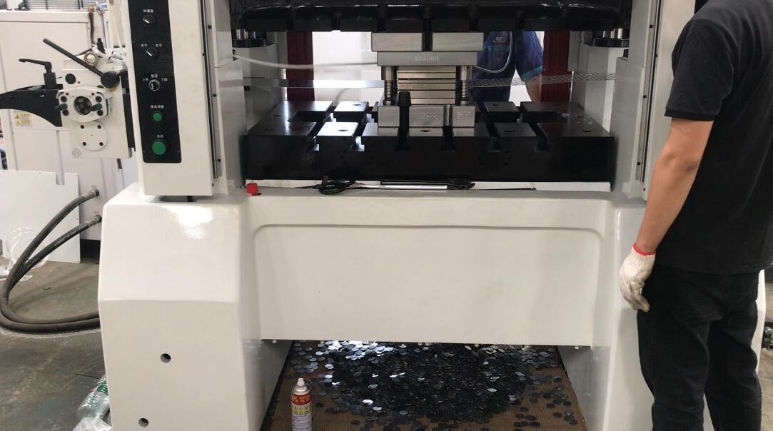 How are regular coins made? Introduction of high-end sharp tool for making game currency - automatic high-speed stamping machine