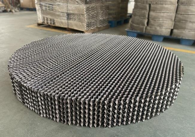 High-speed stamping presses are used for efficient production of chemical Structured packing, Metal Wire Gauze Structured Packing ues Super - speed punching machine