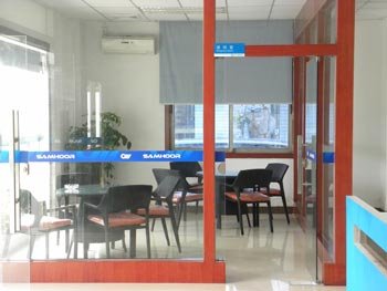 Visitor reception room 